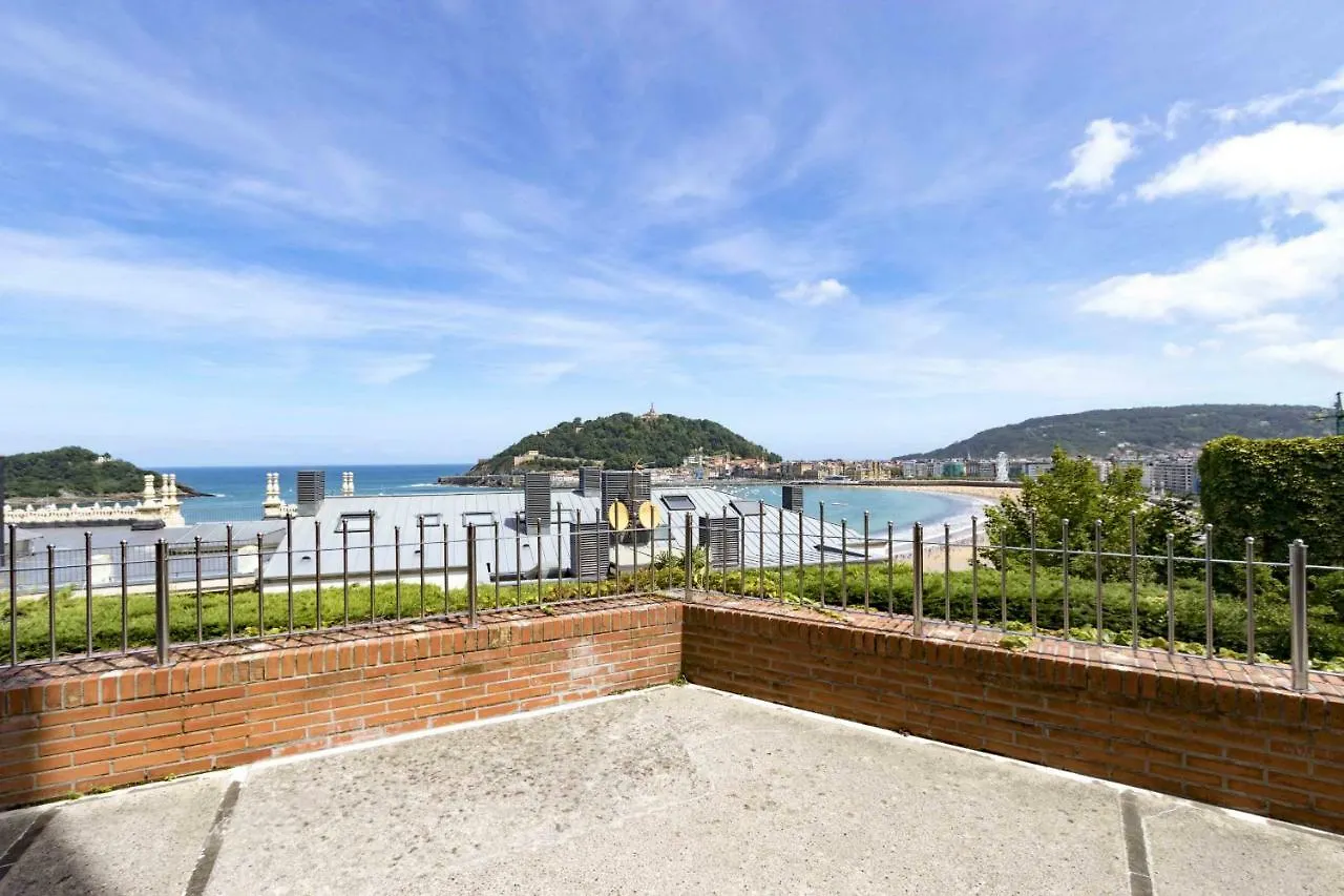 The Rentals Collection - Treasure San Sebastian Apartment
