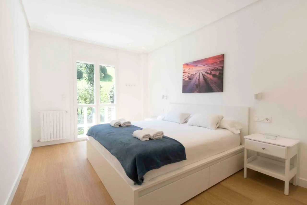 The Rentals Collection - Treasure San Sebastian Apartment